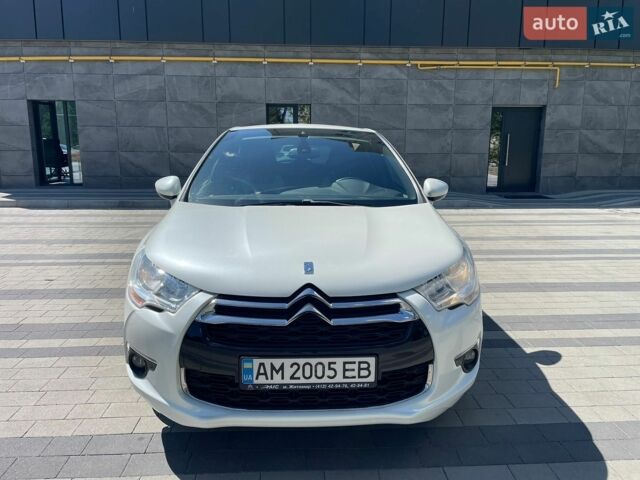 Білий Сітроен ДС4, об'ємом двигуна 1.6 л та пробігом 127 тис. км за 10300 $, фото 1 на Automoto.ua