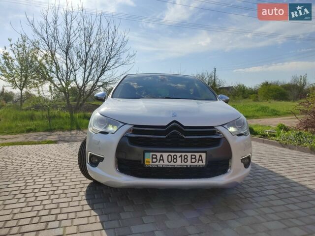 Белый Ситроен ДС4, объемом двигателя 1.6 л и пробегом 160 тыс. км за 10499 $, фото 1 на Automoto.ua