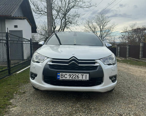 Білий Сітроен ДС4, об'ємом двигуна 1.6 л та пробігом 105 тис. км за 10500 $, фото 1 на Automoto.ua