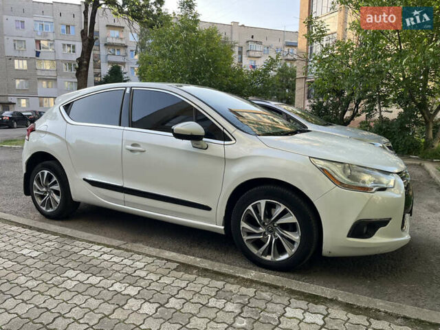 Белый Ситроен ДС4, объемом двигателя 2 л и пробегом 228 тыс. км за 11900 $, фото 1 на Automoto.ua