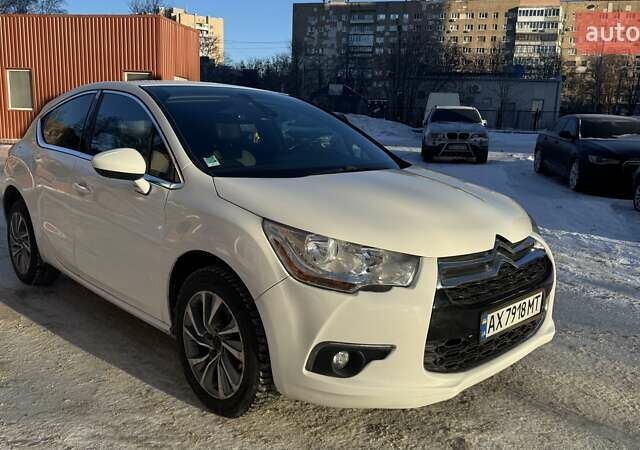 Белый Ситроен ДС4, объемом двигателя 1.6 л и пробегом 187 тыс. км за 9500 $, фото 1 на Automoto.ua