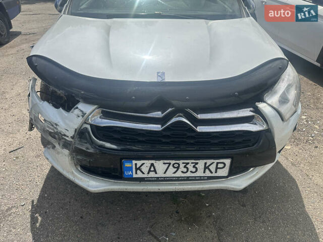 Белый Ситроен ДС4, объемом двигателя 2 л и пробегом 175 тыс. км за 6500 $, фото 1 на Automoto.ua