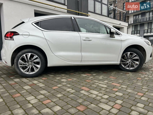 Белый Ситроен ДС4, объемом двигателя 1.6 л и пробегом 188 тыс. км за 11000 $, фото 1 на Automoto.ua