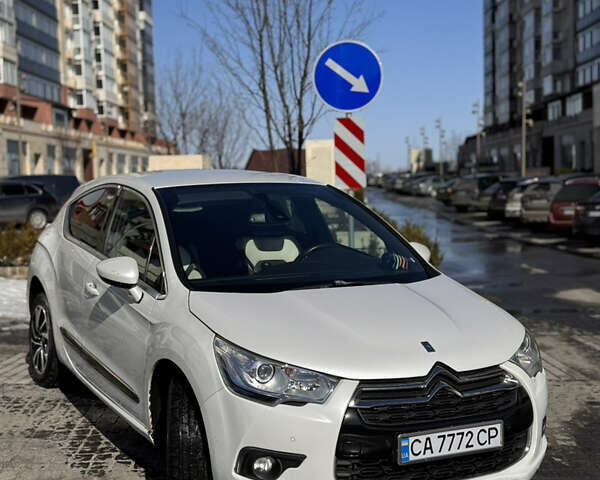 Білий Сітроен ДС4, об'ємом двигуна 2 л та пробігом 160 тис. км за 12000 $, фото 1 на Automoto.ua