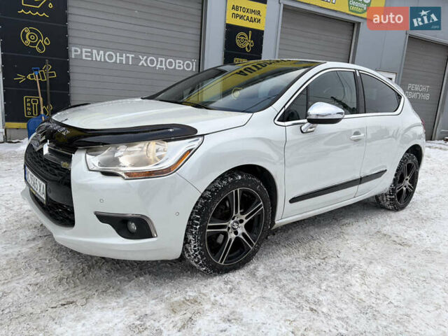 Белый Ситроен ДС4, объемом двигателя 2 л и пробегом 188 тыс. км за 11500 $, фото 1 на Automoto.ua