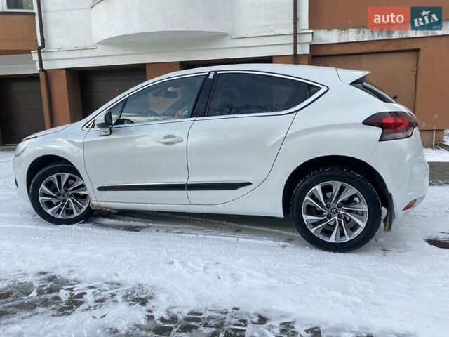 Білий Сітроен ДС4, об'ємом двигуна 2 л та пробігом 119 тис. км за 9800 $, фото 1 на Automoto.ua