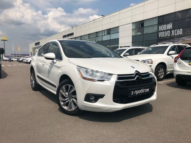 Білий Сітроен ДС4, об'ємом двигуна 2 л та пробігом 90 тис. км за 16500 $, фото 1 на Automoto.ua