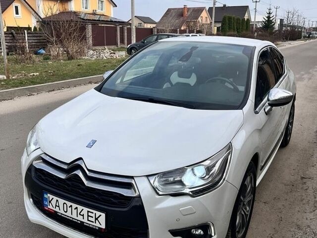 Белый Ситроен ДС4, объемом двигателя 2 л и пробегом 115 тыс. км за 12500 $, фото 1 на Automoto.ua
