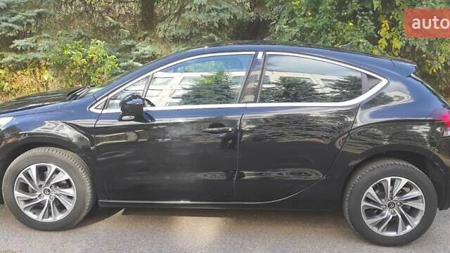 Черный Ситроен ДС4, объемом двигателя 1.6 л и пробегом 265 тыс. км за 11500 $, фото 1 на Automoto.ua