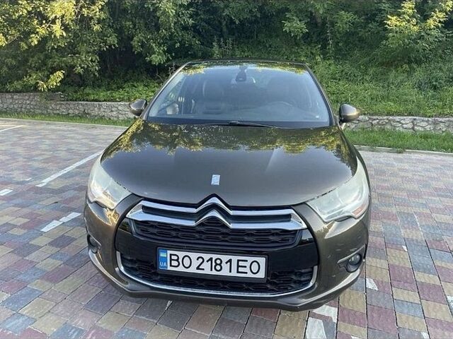 Коричневый Ситроен ДС4, объемом двигателя 1.6 л и пробегом 125 тыс. км за 7800 $, фото 1 на Automoto.ua