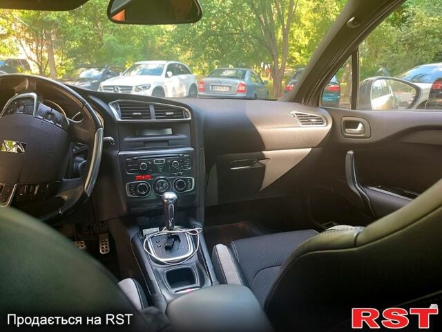 Коричневый Ситроен ДС4, объемом двигателя 2 л и пробегом 123 тыс. км за 10000 $, фото 1 на Automoto.ua