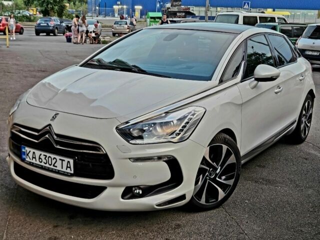 Білий Сітроен ДС5, об'ємом двигуна 1.6 л та пробігом 45 тис. км за 12535 $, фото 1 на Automoto.ua