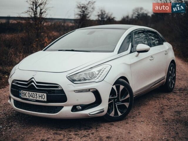 Білий Сітроен ДС5, об'ємом двигуна 1.6 л та пробігом 205 тис. км за 9400 $, фото 1 на Automoto.ua