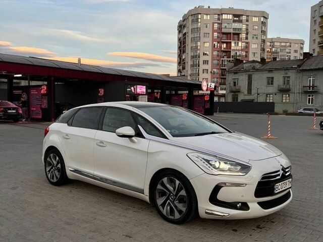 Білий Сітроен ДС5, об'ємом двигуна 2 л та пробігом 269 тис. км за 12264 $, фото 1 на Automoto.ua