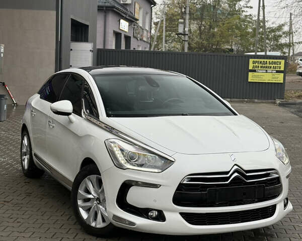 Белый Ситроен ДС5, объемом двигателя 1.6 л и пробегом 147 тыс. км за 11150 $, фото 1 на Automoto.ua