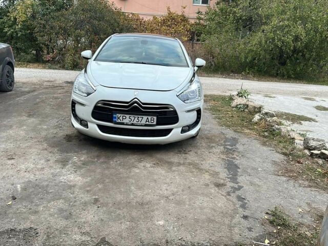 Белый Ситроен ДС5, объемом двигателя 2 л и пробегом 278 тыс. км за 9999 $, фото 1 на Automoto.ua