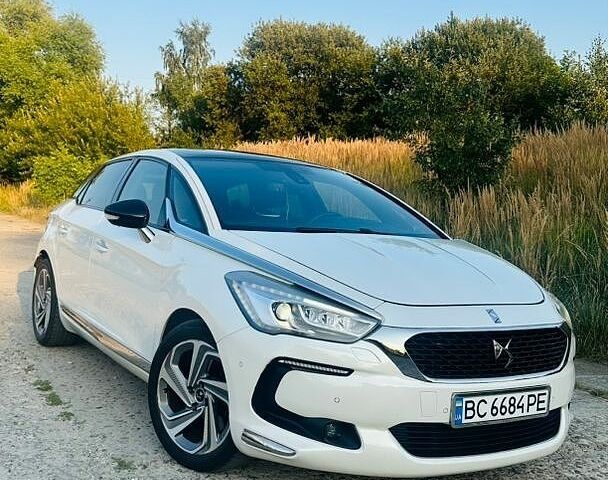 Білий Сітроен ДС5, об'ємом двигуна 2 л та пробігом 126 тис. км за 15500 $, фото 1 на Automoto.ua