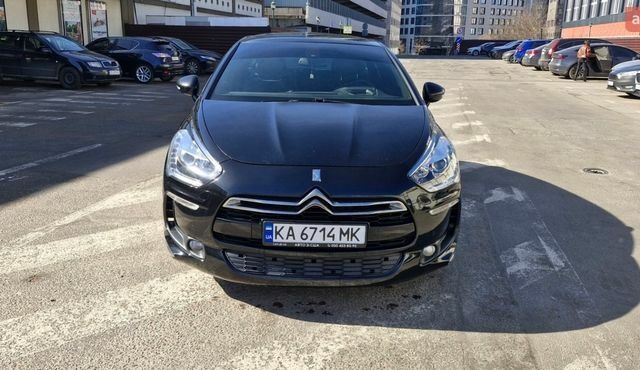 Черный Ситроен ДС5, объемом двигателя 2 л и пробегом 199 тыс. км за 10900 $, фото 1 на Automoto.ua