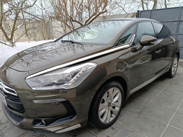 Коричневий Сітроен ДС5, об'ємом двигуна 1.6 л та пробігом 225 тис. км за 10250 $, фото 1 на Automoto.ua