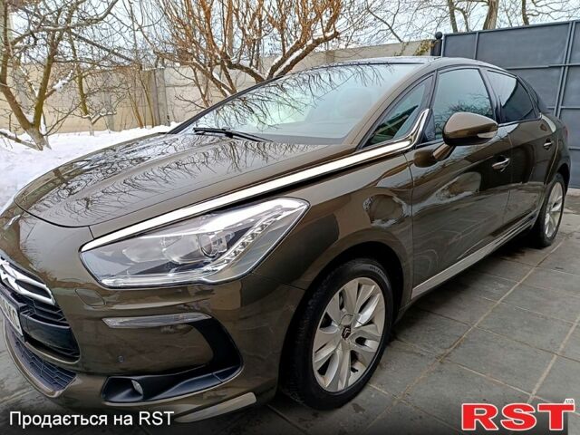 Коричневый Ситроен ДС5, объемом двигателя 1.6 л и пробегом 225 тыс. км за 10250 $, фото 1 на Automoto.ua