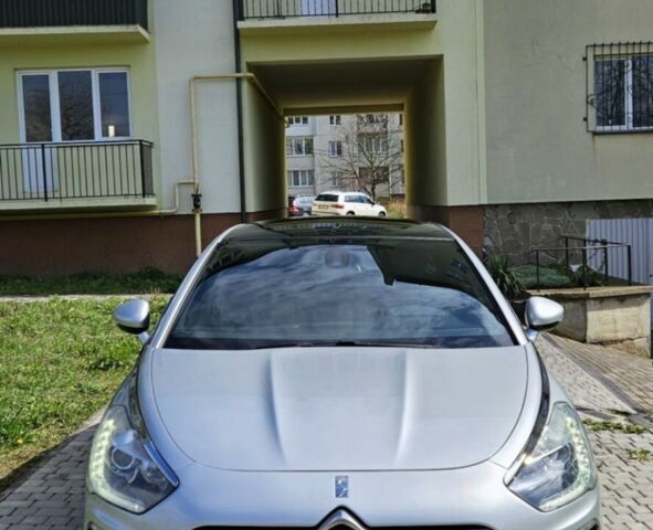 Серый Ситроен ДС5, объемом двигателя 2 л и пробегом 180 тыс. км за 10499 $, фото 1 на Automoto.ua