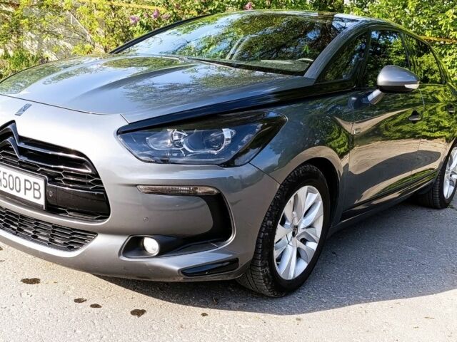 Сірий Сітроен ДС5, об'ємом двигуна 2 л та пробігом 184 тис. км за 9900 $, фото 1 на Automoto.ua