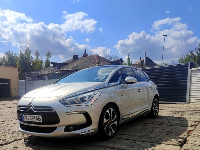 Сірий Сітроен ДС5, об'ємом двигуна 2 л та пробігом 173 тис. км за 12500 $, фото 1 на Automoto.ua