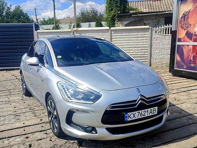 Сірий Сітроен ДС5, об'ємом двигуна 2 л та пробігом 173 тис. км за 12500 $, фото 1 на Automoto.ua