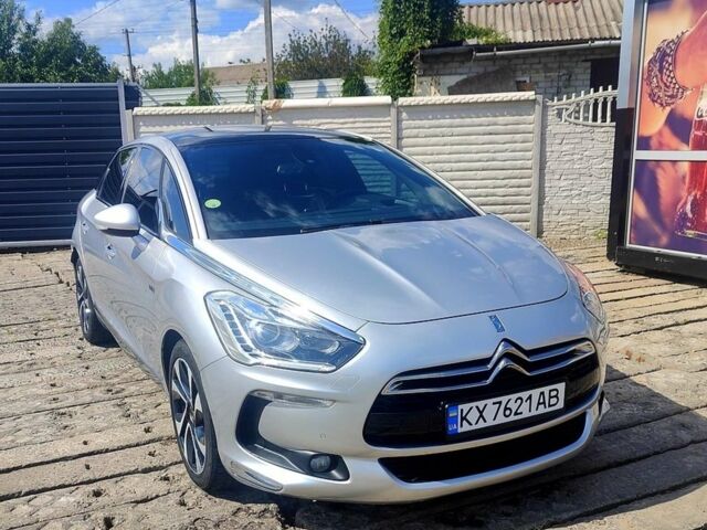 Сірий Сітроен ДС5, об'ємом двигуна 2 л та пробігом 183 тис. км за 11000 $, фото 1 на Automoto.ua