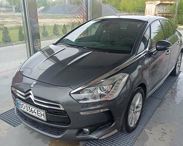 Серый Ситроен ДС5, объемом двигателя 1.6 л и пробегом 220 тыс. км за 11400 $, фото 1 на Automoto.ua