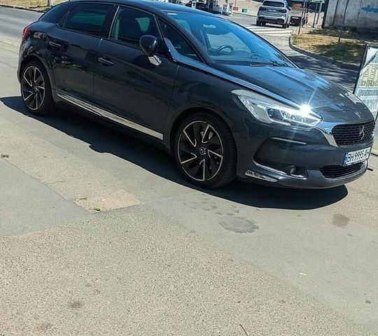 Сірий Сітроен ДС5, об'ємом двигуна 2 л та пробігом 250 тис. км за 13700 $, фото 1 на Automoto.ua