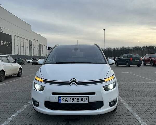 Белый Ситроен Гранд С4 Пикассо, объемом двигателя 2 л и пробегом 325 тыс. км за 11700 $, фото 1 на Automoto.ua