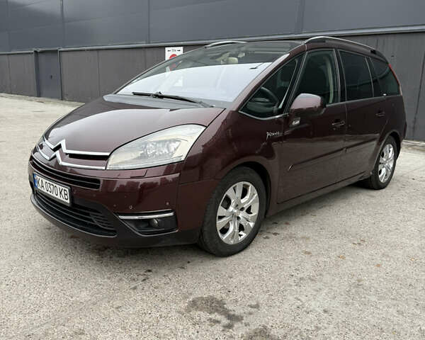 Красный Ситроен Гранд С4 Пикассо, объемом двигателя 1.56 л и пробегом 299 тыс. км за 6200 $, фото 1 на Automoto.ua