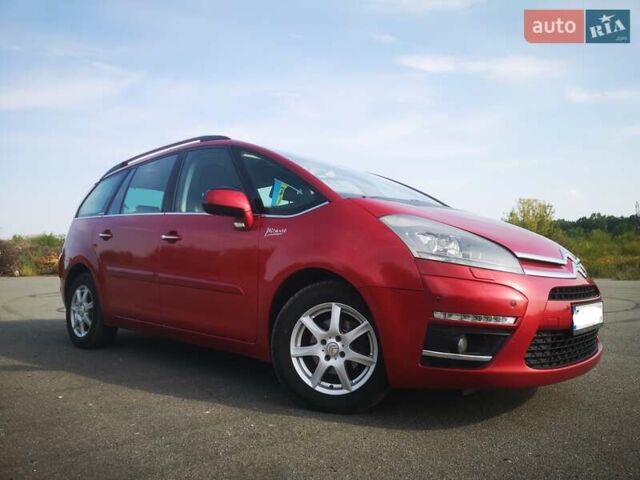 Красный Ситроен Гранд С4 Пикассо, объемом двигателя 1.6 л и пробегом 344 тыс. км за 6600 $, фото 1 на Automoto.ua
