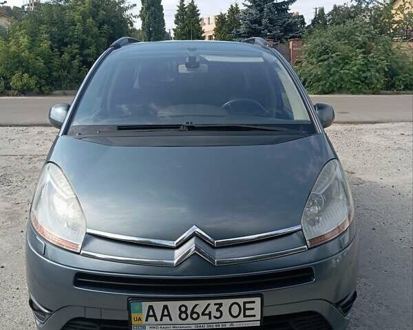 Сітроен Гранд С4 Пікассо 2007 у Вышгороде на Automoto.ua Сірий Сітроен Гранд С4 Пікассо, об'ємом двигуна 2 л та пробігом 300 тис. км за 4900 $, фото 1 на Automoto.ua