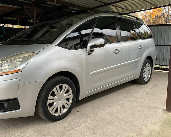 Серый Ситроен Гранд С4 Пикассо, объемом двигателя 1.6 л и пробегом 317 тыс. км за 5700 $, фото 1 на Automoto.ua