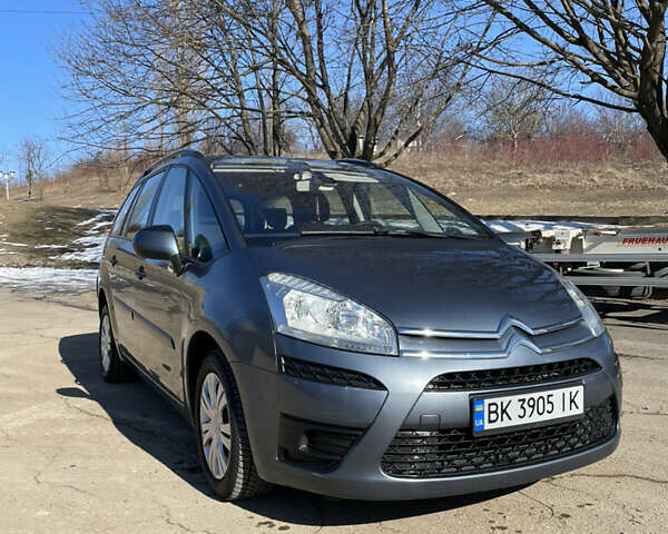 Серый Ситроен Гранд С4 Пикассо, объемом двигателя 1.6 л и пробегом 230 тыс. км за 7300 $, фото 1 на Automoto.ua