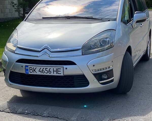 Серый Ситроен Гранд С4 Пикассо, объемом двигателя 1.6 л и пробегом 237 тыс. км за 7500 $, фото 1 на Automoto.ua