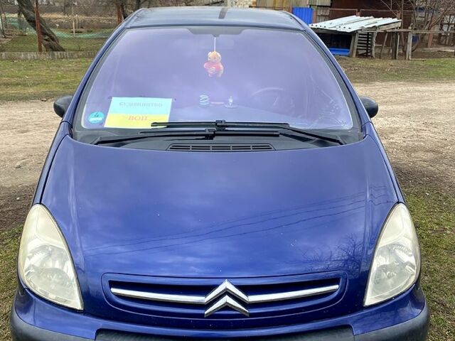 Синий Ситроен Пикассо, объемом двигателя 1.6 л и пробегом 350 тыс. км за 3500 $, фото 1 на Automoto.ua