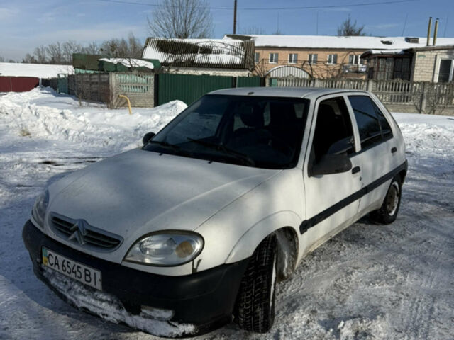 Белый Ситроен Саксо, объемом двигателя 1.36 л и пробегом 300 тыс. км за 2000 $, фото 1 на Automoto.ua