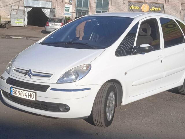 Білий Сітроен Ксара Пікассо, об'ємом двигуна 1.6 л та пробігом 210 тис. км за 5900 $, фото 1 на Automoto.ua