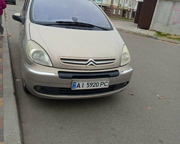Коричневый Ситроен Ксара Пикассо, объемом двигателя 1.75 л и пробегом 400 тыс. км за 2700 $, фото 1 на Automoto.ua