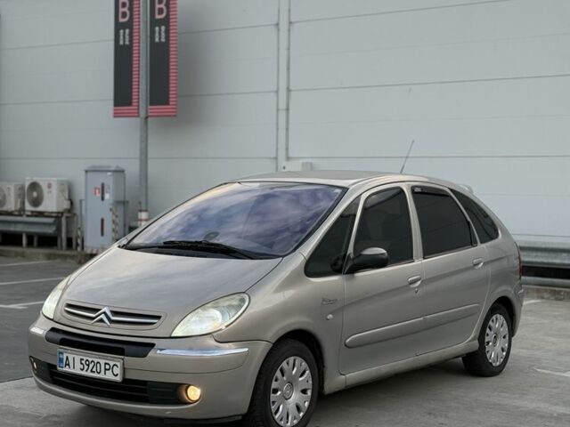 Коричневый Ситроен Ксара Пикассо, объемом двигателя 1.7 л и пробегом 400 тыс. км за 2500 $, фото 1 на Automoto.ua