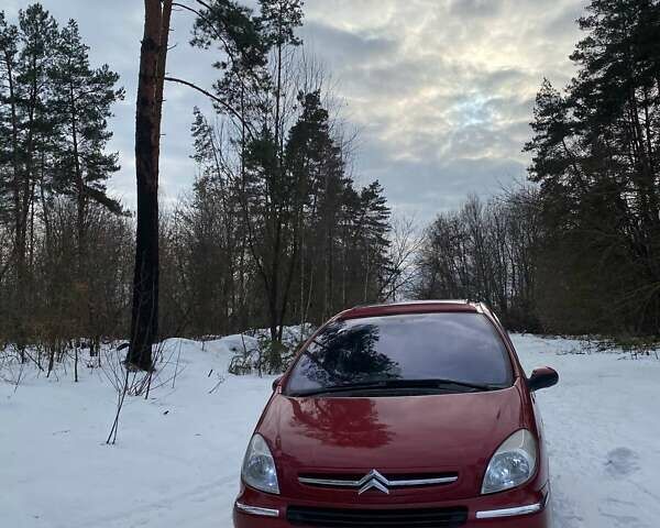 Червоний Сітроен Ксара Пікассо, об'ємом двигуна 1.6 л та пробігом 270 тис. км за 3900 $, фото 1 на Automoto.ua