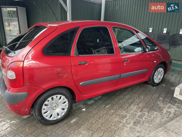 Ситроен Ксара Пикассо 2010 в Владимир-Волынский на Automoto.ua Красный Ситроен Ксара Пикассо, объемом двигателя 1.56 л и пробегом 243 тыс. км за 3800 $, фото 1 на Automoto.ua