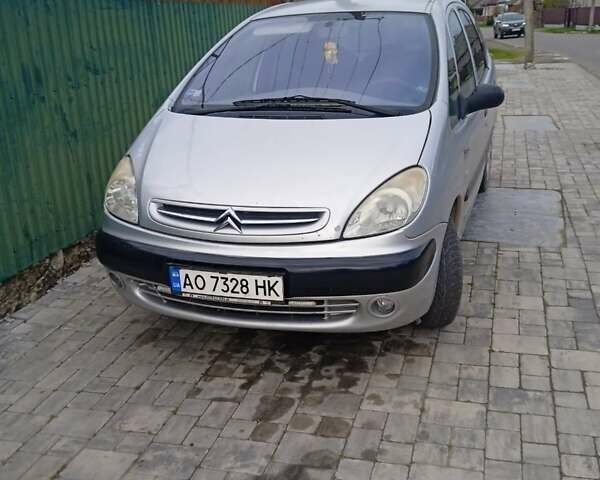 Серый Ситроен Ксара Пикассо, объемом двигателя 1.8 л и пробегом 225 тыс. км за 3400 $, фото 1 на Automoto.ua