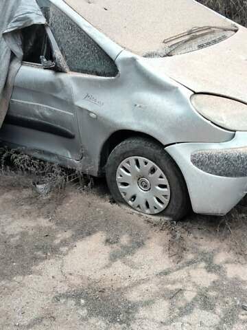 Серый Ситроен Ксара Пикассо, объемом двигателя 1.8 л и пробегом 260 тыс. км за 800 $, фото 1 на Automoto.ua