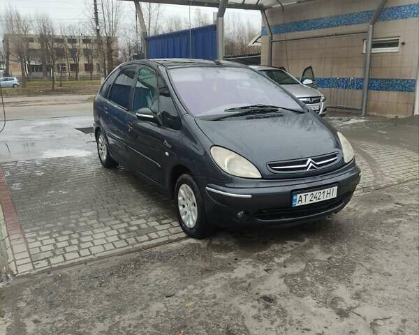 Сірий Сітроен Ксара Пікассо, об'ємом двигуна 1.76 л та пробігом 729 тис. км за 3300 $, фото 1 на Automoto.ua