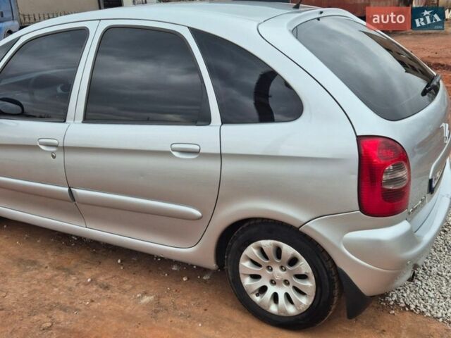 Сірий Сітроен Ксара Пікассо, об'ємом двигуна 2 л та пробігом 241 тис. км за 4000 $, фото 1 на Automoto.ua