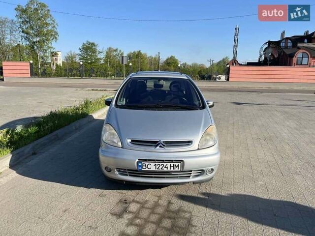 Серый Ситроен Ксара Пикассо, объемом двигателя 2 л и пробегом 203 тыс. км за 4800 $, фото 1 на Automoto.ua